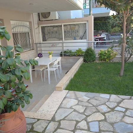 Δεσποινα Appartement Néa Péramos Buitenkant foto